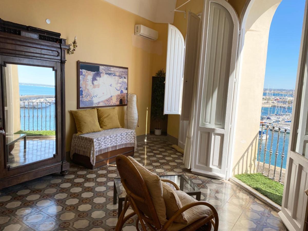 Palazzo Barba Bed & Breakfast Gallipoli Bagian luar foto