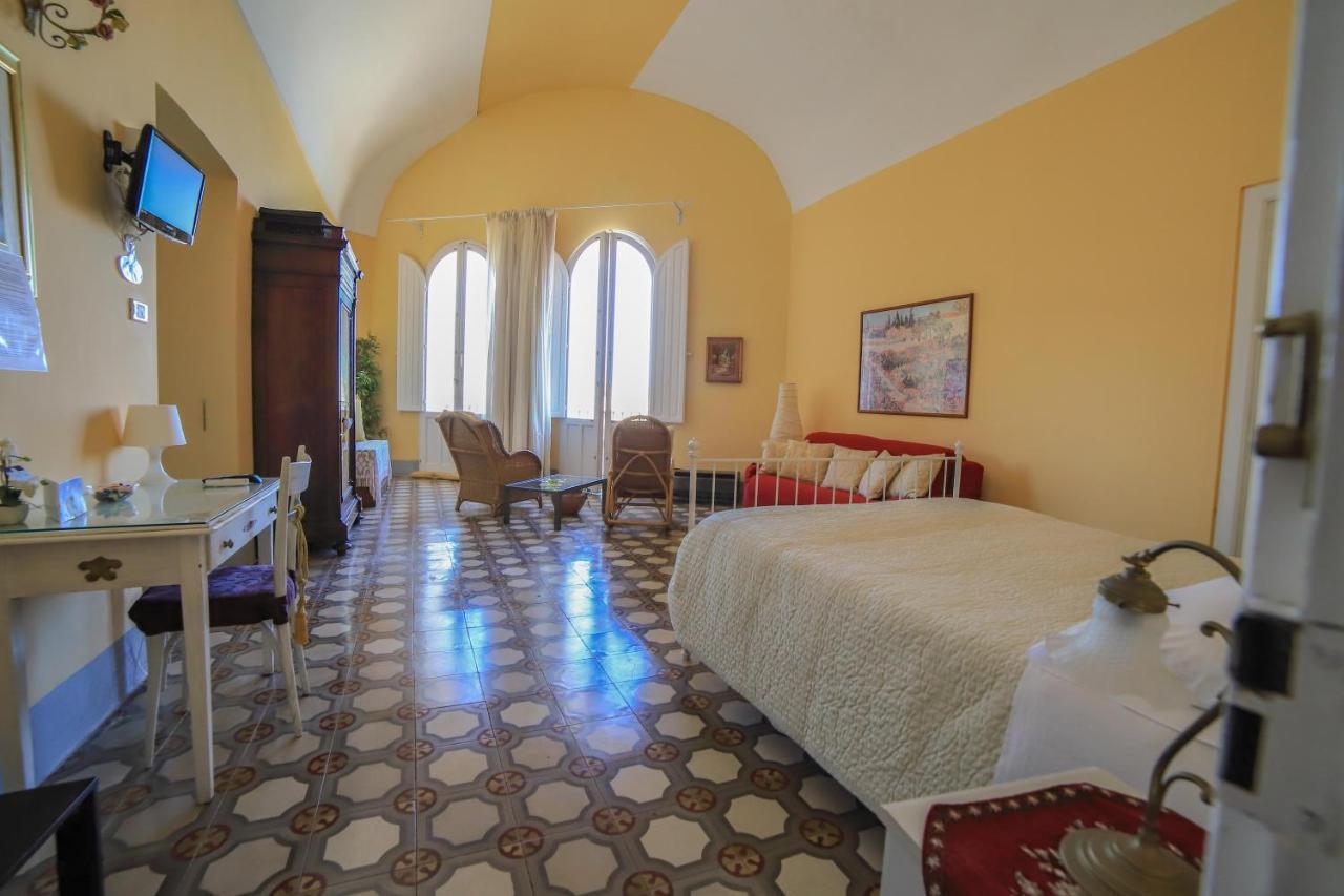 Palazzo Barba Bed & Breakfast Gallipoli Bagian luar foto